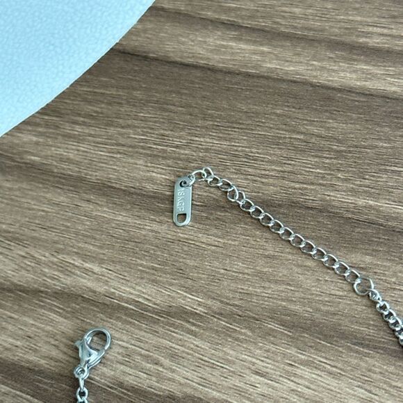 Dainty Star Bracelet Q30 - Picture 4 of 5